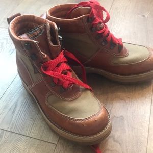 Adorable Rockport Hiking boots